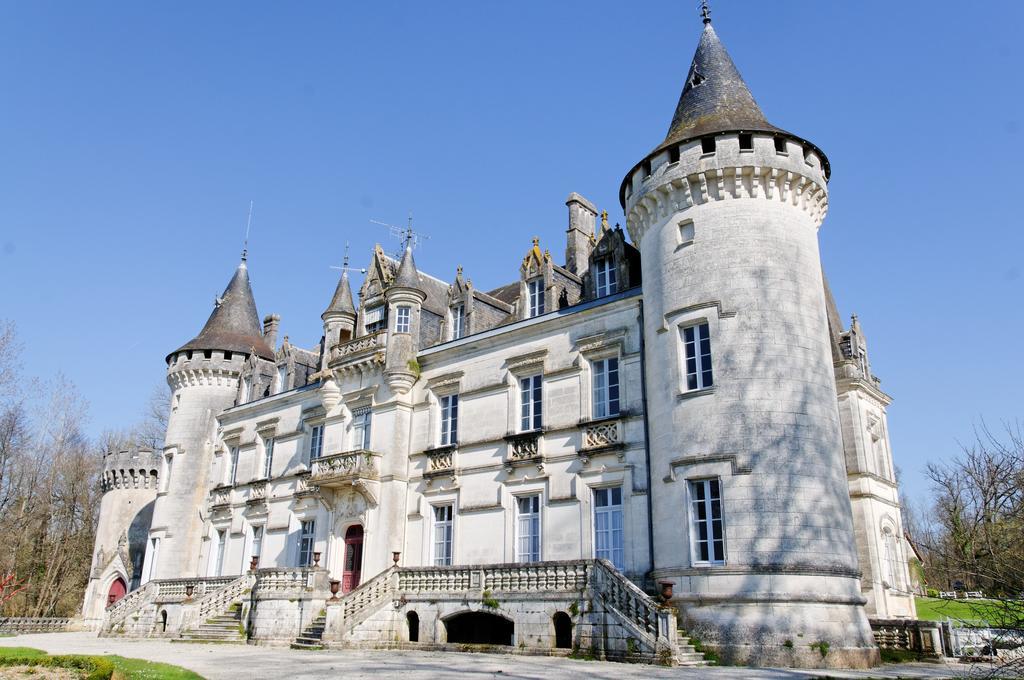 Chateau-Hotel De Nieuil Zewnętrze zdjęcie