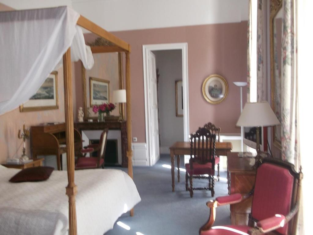 Chateau-Hotel De Nieuil Zewnętrze zdjęcie